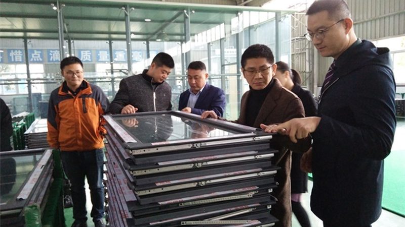 玻璃幕墙规范2025版解读：新标准下的行业变革